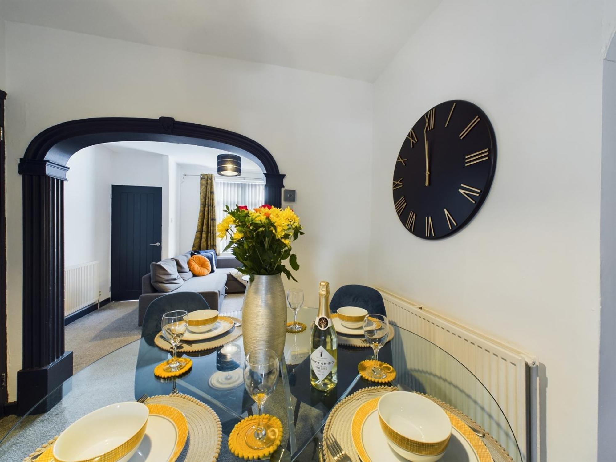 Charming Apartments - Cosy Retreat - Short Drive To City Centre - Free Parking Ливерпуль Экстерьер фото