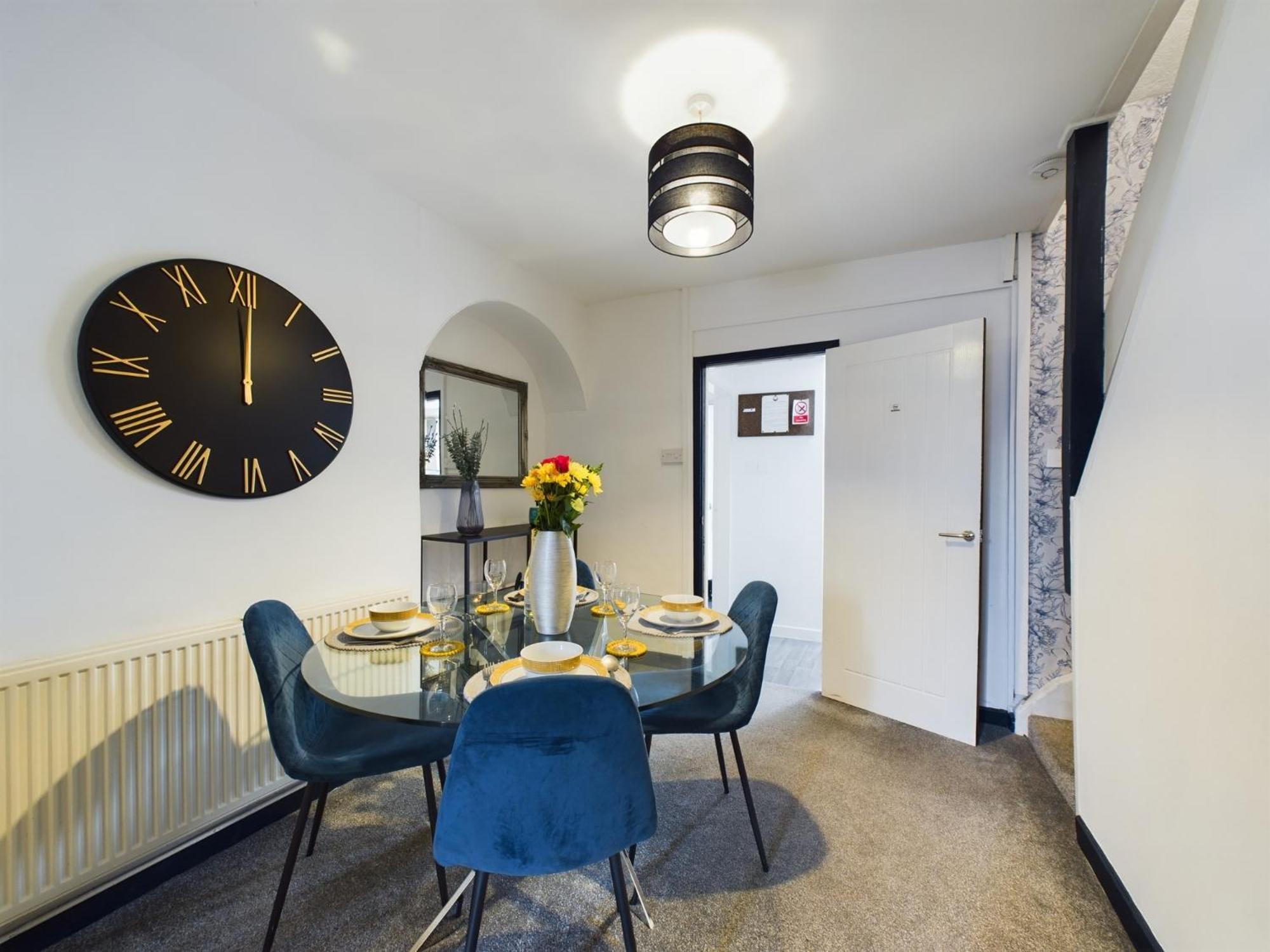 Charming Apartments - Cosy Retreat - Short Drive To City Centre - Free Parking Ливерпуль Экстерьер фото